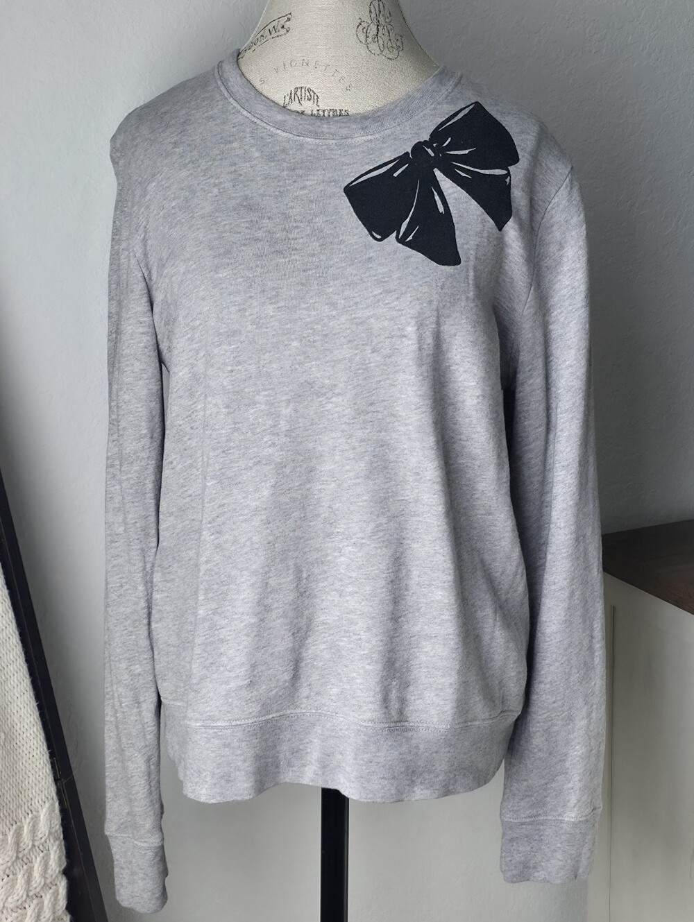 Kate Spade Broome Street Size M Gray Sweatshirt Black Bow 100% Cotton Crewneck